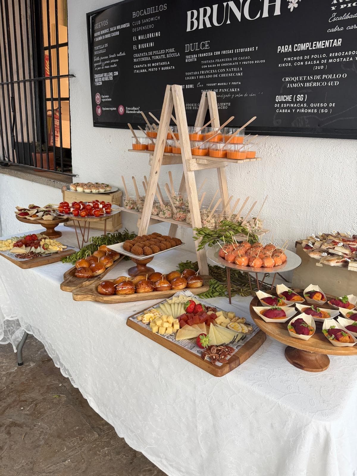 Cajas de catering de La Despensa de Eva listas para recoger en tienda